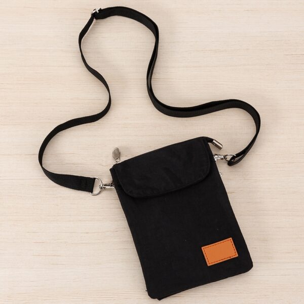 Mini Bolsa Transversal de Nylon - Imagem 4