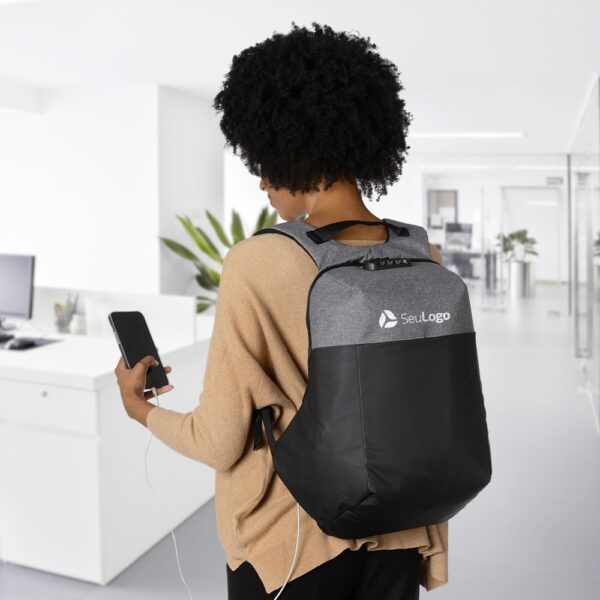 Mochila de Poliéster Anti-Furto USB com Segredo - Imagem 2